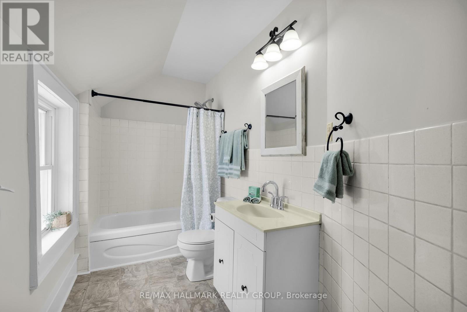 10 Wellington Street E, Athens, Ontario K0E 1B0 - Photo 27 - X12547888