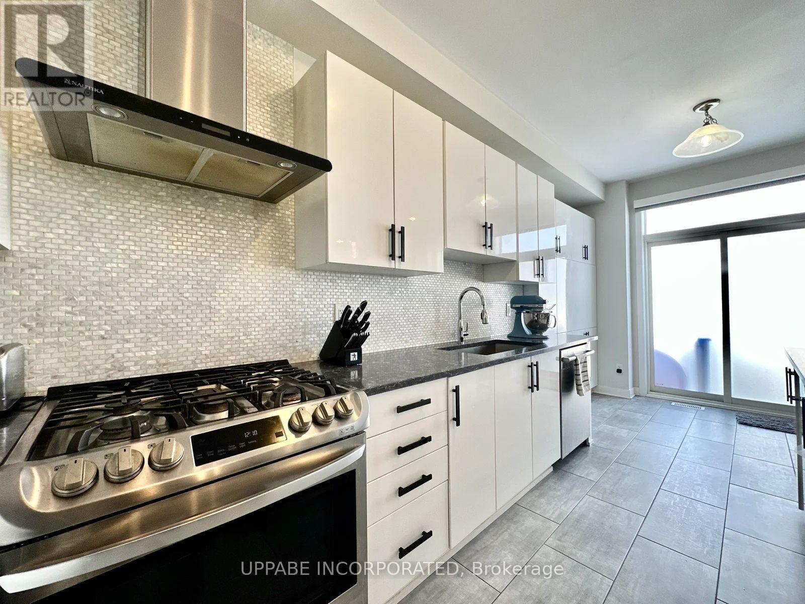 63 Gardenpost Terrace, Ottawa, Ontario  K4A 5H2 - Photo 2 - X12547894