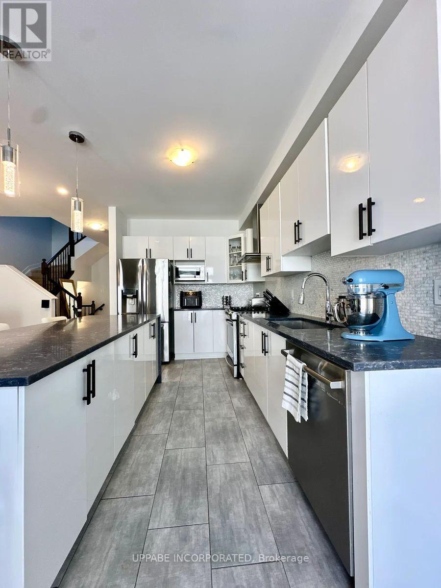 63 Gardenpost Terrace, Ottawa, Ontario  K4A 5H2 - Photo 3 - X12547894