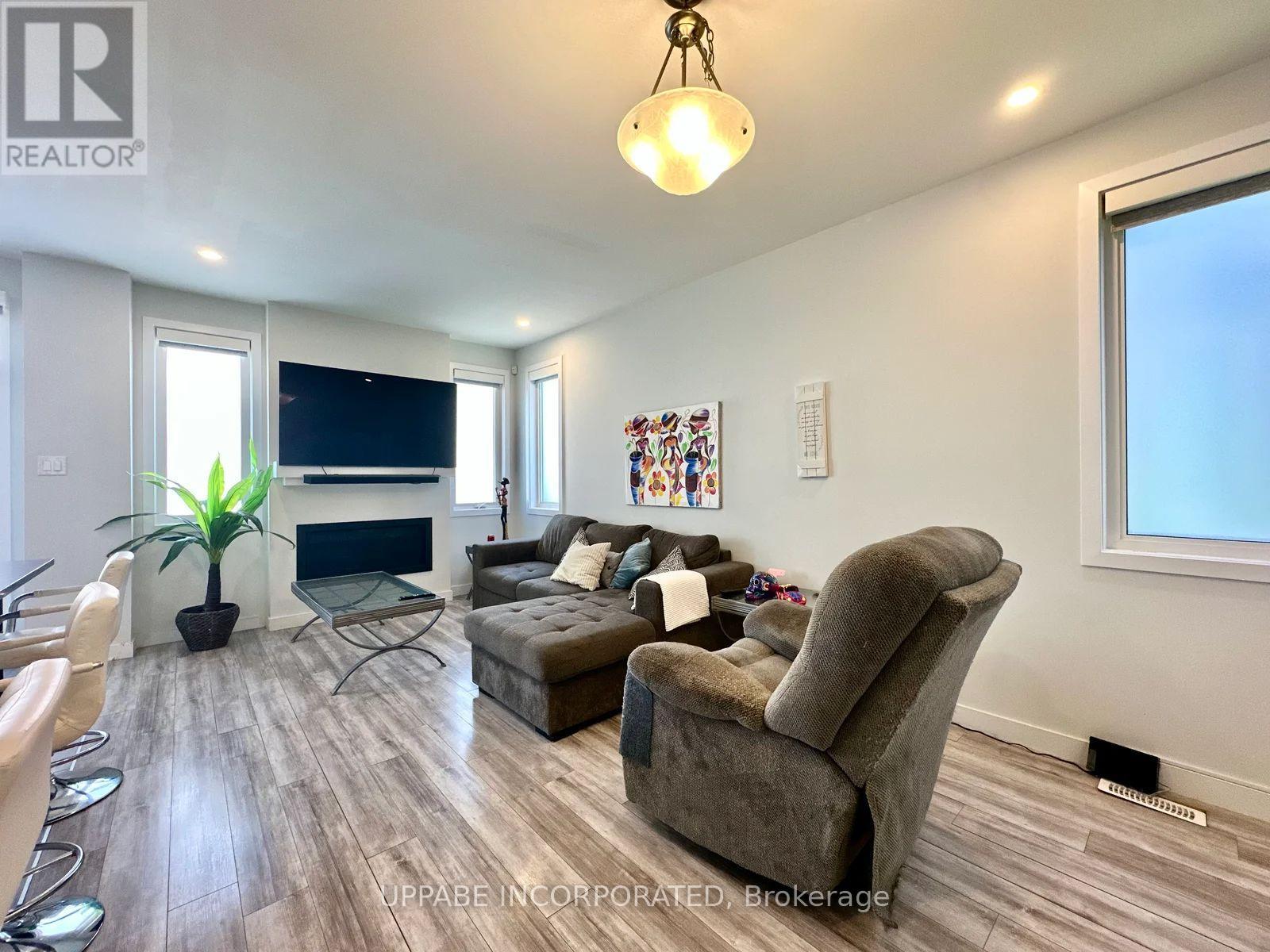 63 Gardenpost Terrace, Ottawa, Ontario  K4A 5H2 - Photo 5 - X12547894