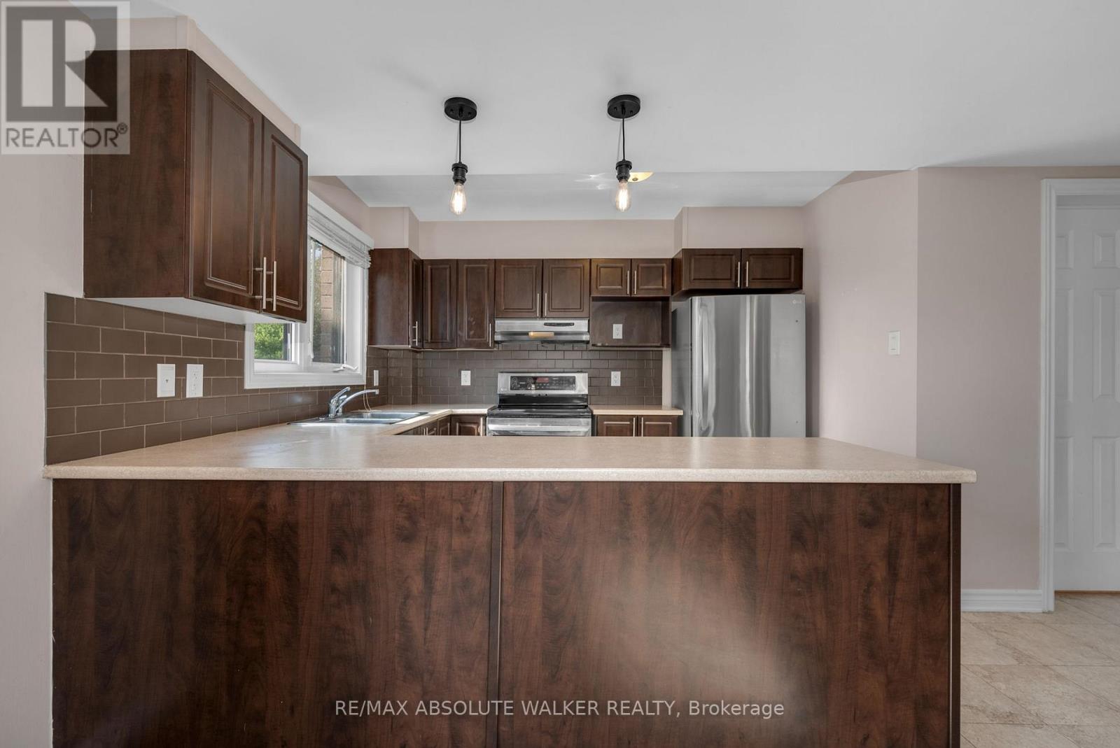 A - 262 Titanium Private, Ottawa, Ontario K1C 0A5 - Photo 12 - X12354121