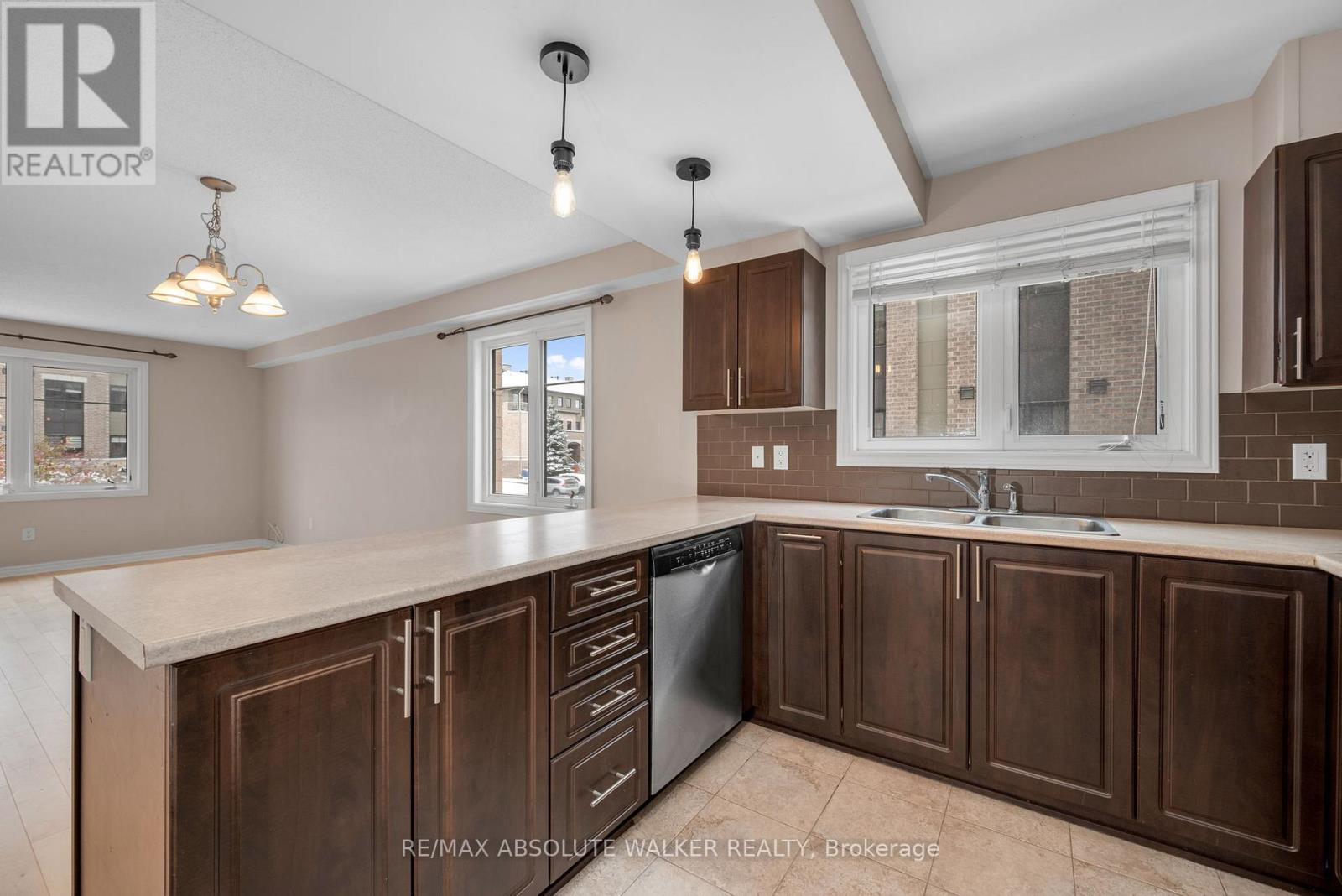 A - 262 Titanium Private, Ottawa, Ontario K1C 0A5 - Photo 16 - X12354121