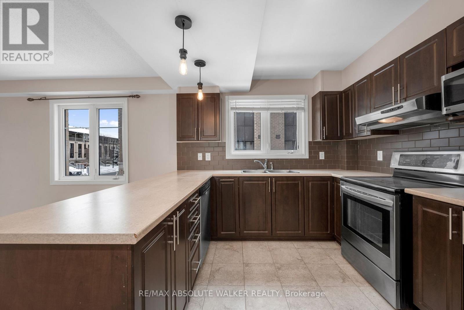 A - 262 Titanium Private, Ottawa, Ontario K1C 0A5 - Photo 14 - X12354121