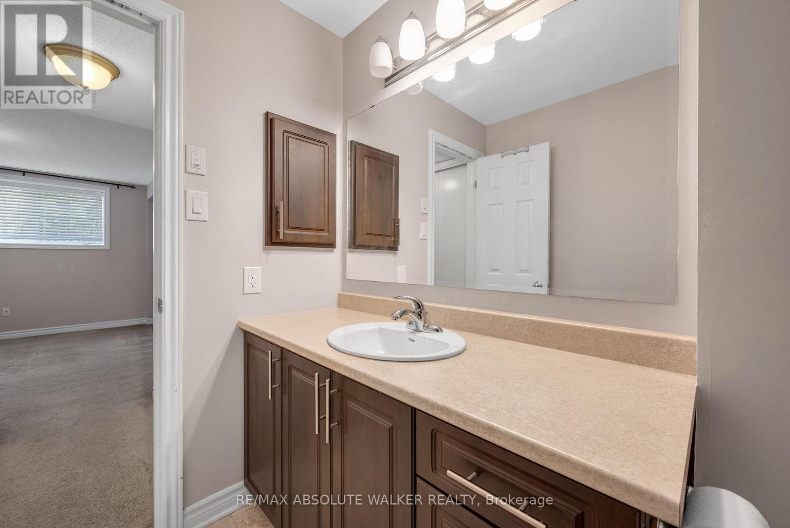 A - 262 Titanium Private, Ottawa, Ontario K1C 0A5 - Photo 28 - X12354121