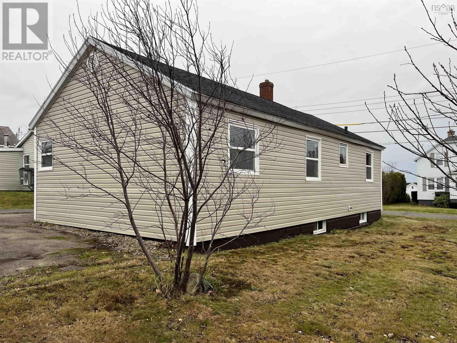 25 Morrison Street, Glace Bay, Nova Scotia  B1A 2G7 - Photo 3 - 202527718