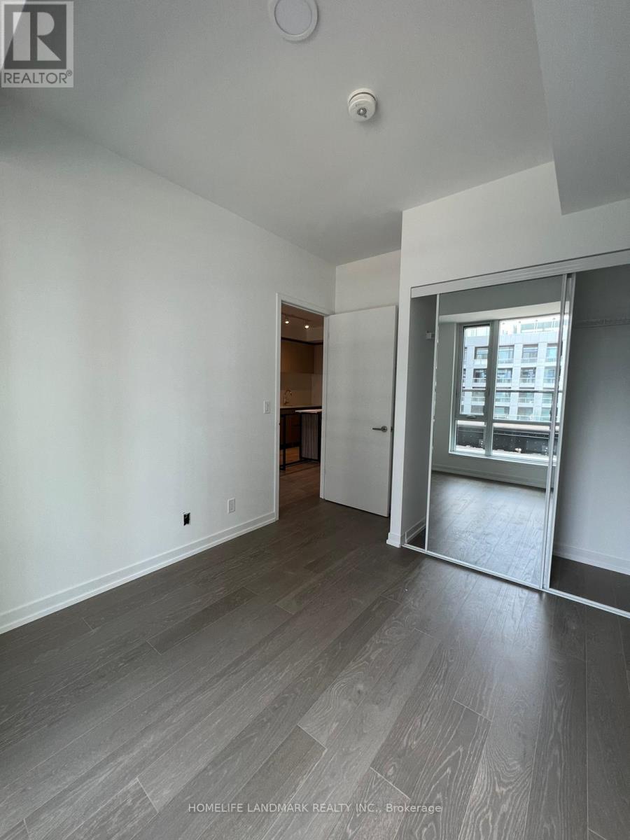 435 - 8 Beverley Glen Boulevard, Vaughan, Ontario L4J 0L5 - Photo 4 - N12547864