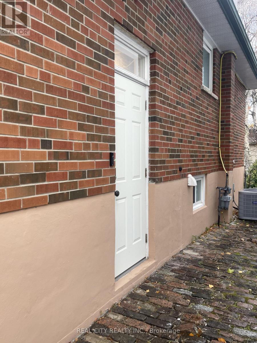 47 Ladyslipper Court, Markham, Ontario  L3T 2S6 - Photo 12 - N12547882