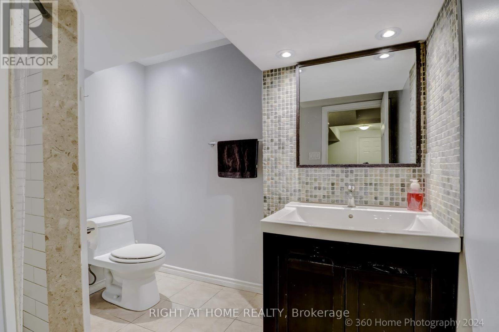 Lower - 69 Calderstone, Brampton, Ontario  L6P 2A7 - Photo 15 - W12547870