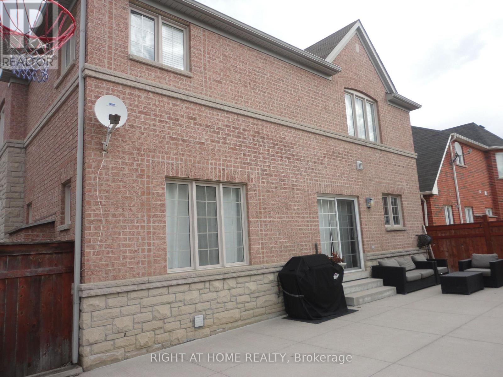 Lower - 69 Calderstone, Brampton, Ontario  L6P 2A7 - Photo 5 - W12547870