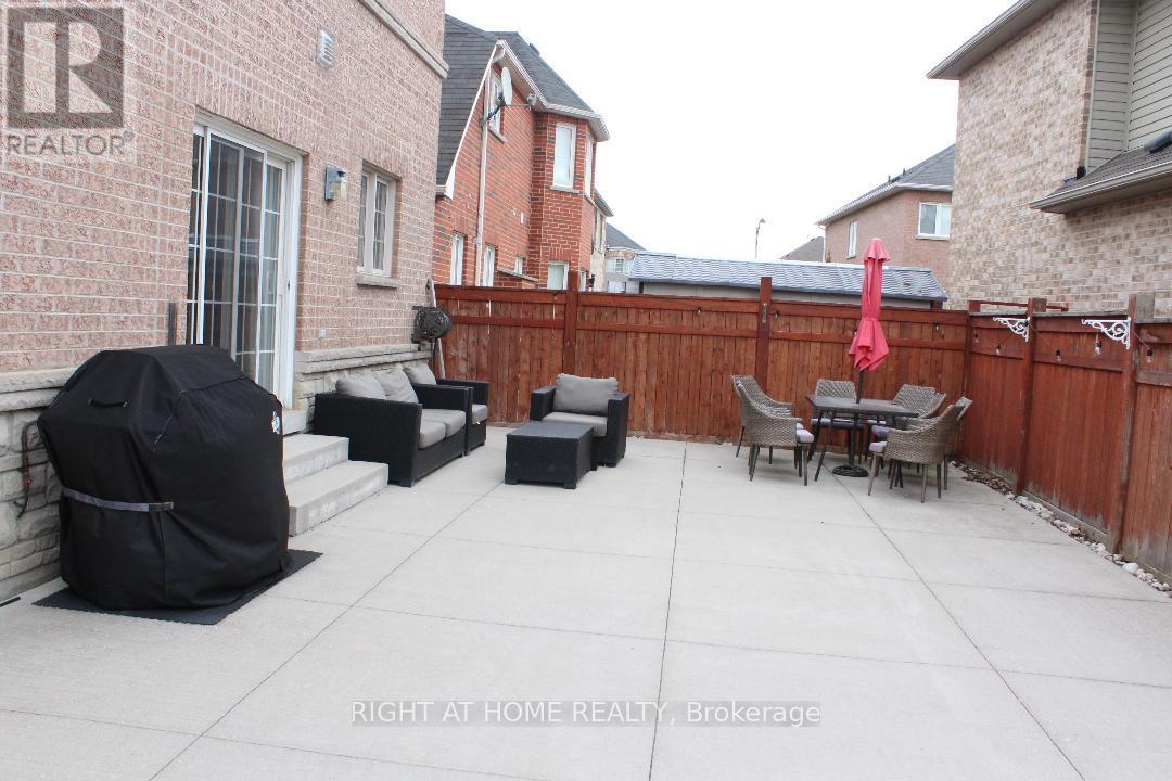 Lower - 69 Calderstone, Brampton, Ontario  L6P 2A7 - Photo 7 - W12547870