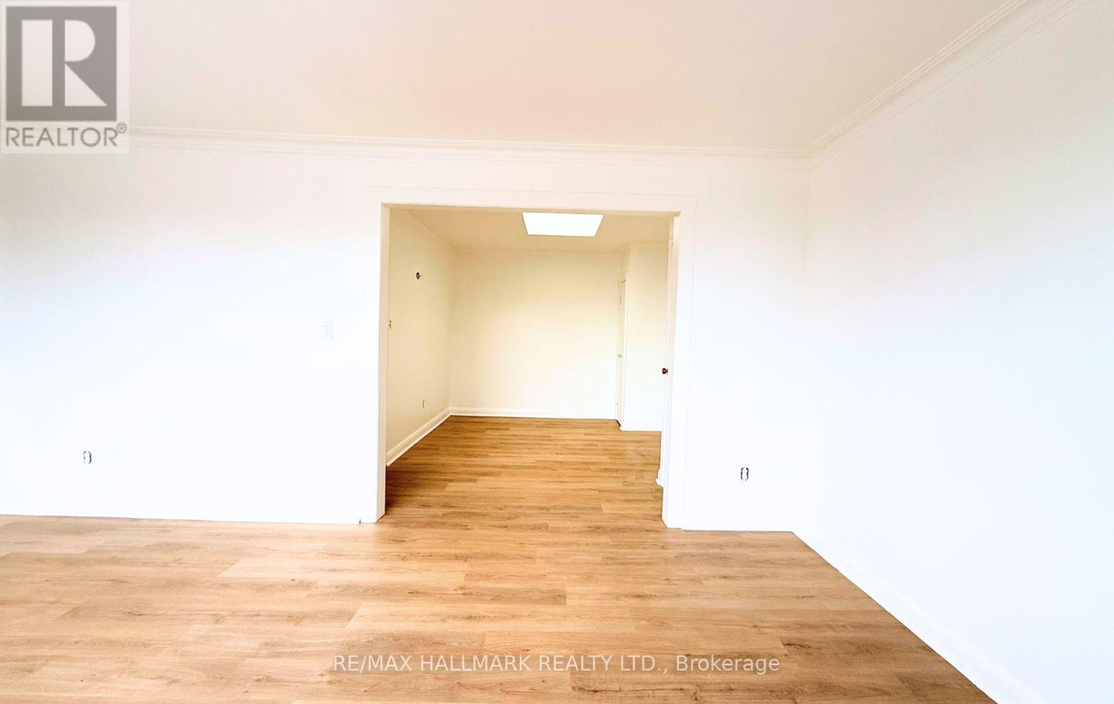 Upper - 314 Browns Line, Toronto, Ontario  M8W 3W2 - Photo 15 - W12547878