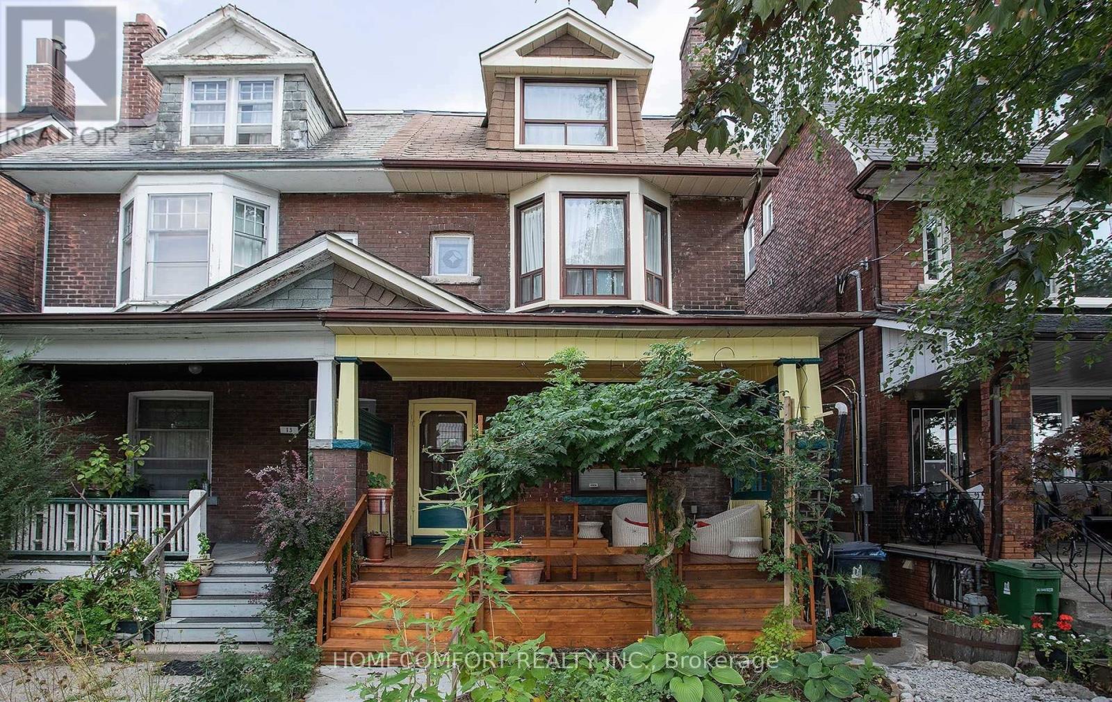 UPPER - 11 PAULINE AVENUE, Toronto, Ontario