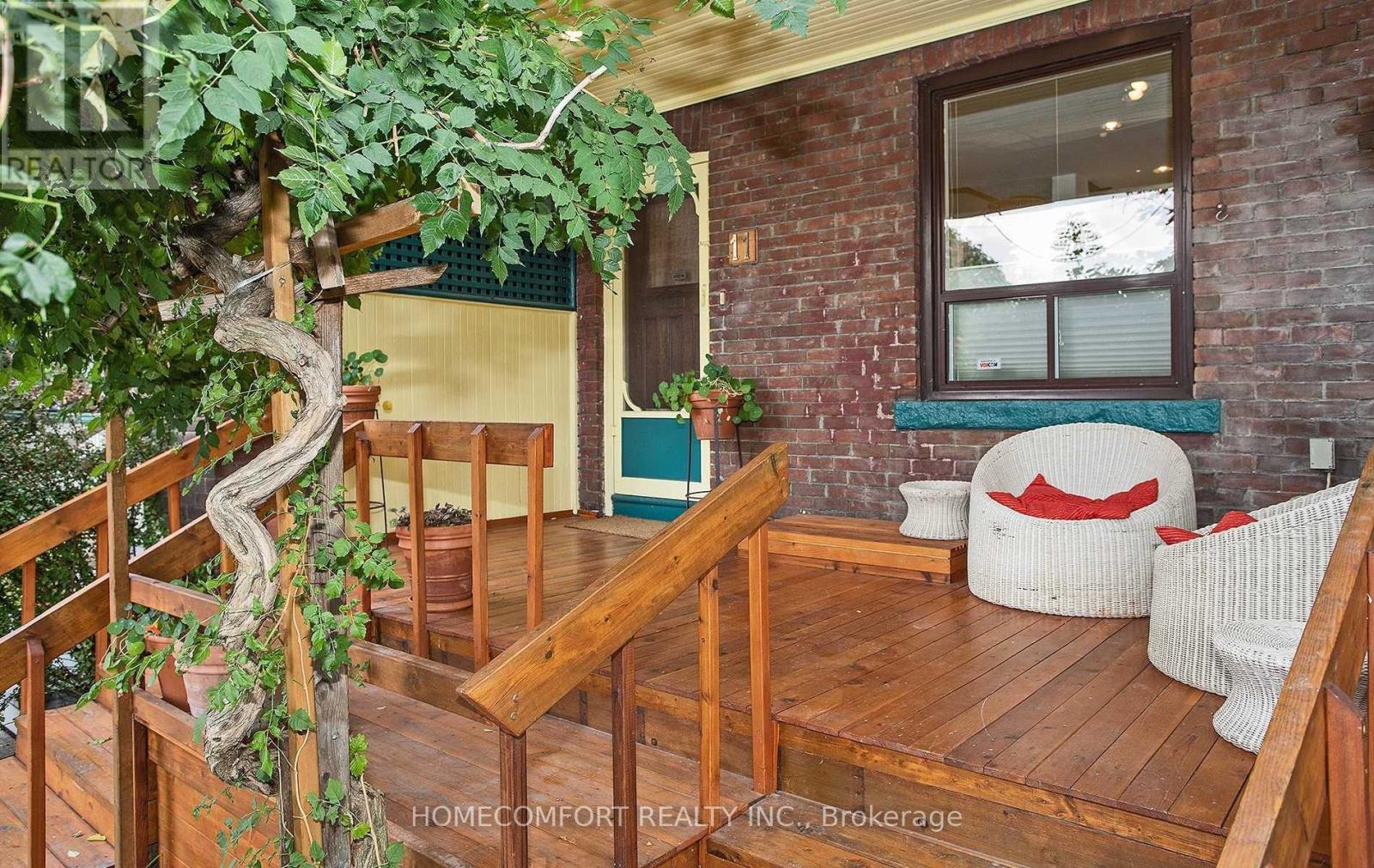 Upper - 11 Pauline Avenue, Toronto, Ontario  M6H 3M7 - Photo 2 - W12547898