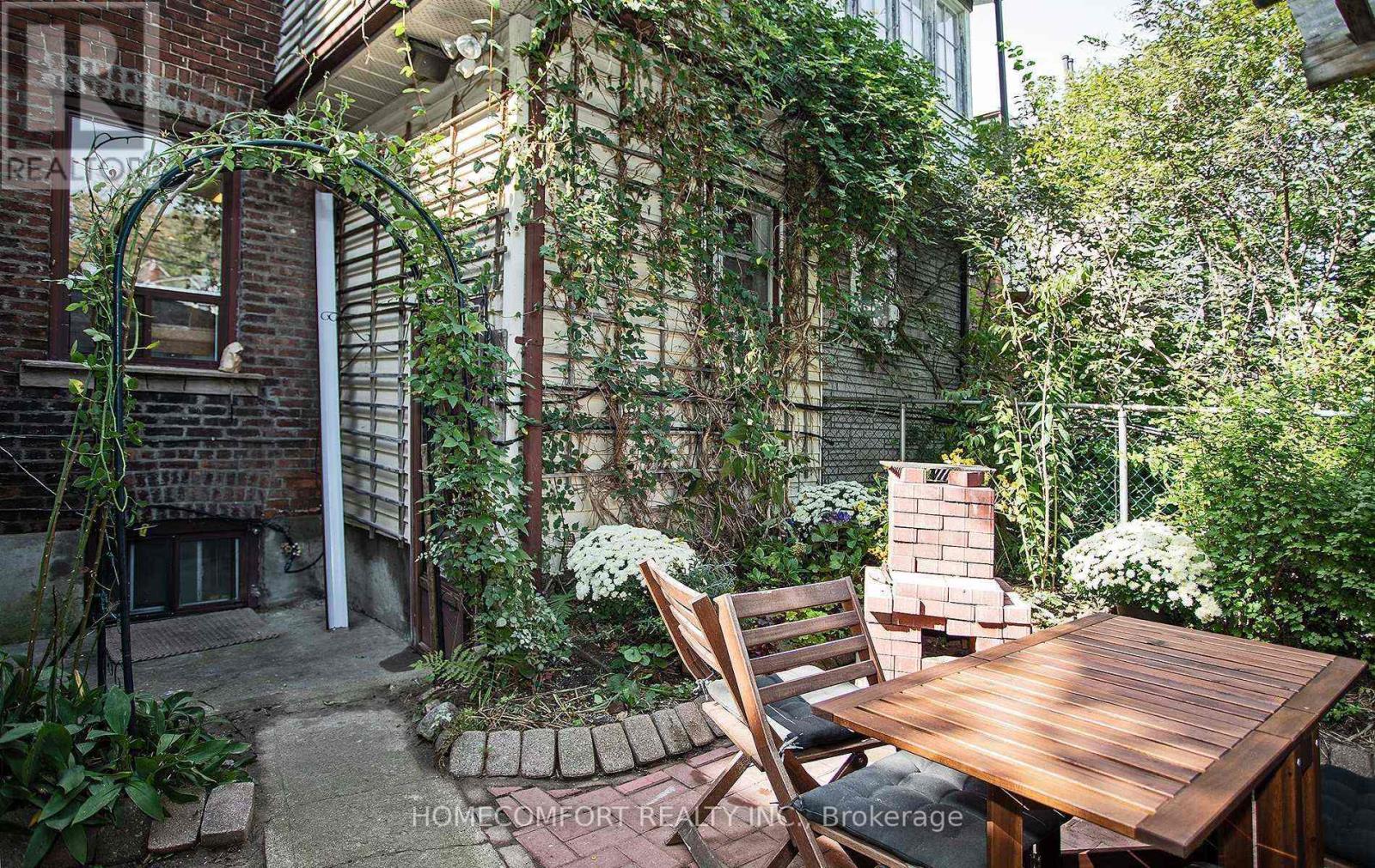 Upper - 11 Pauline Avenue, Toronto, Ontario  M6H 3M7 - Photo 20 - W12547898