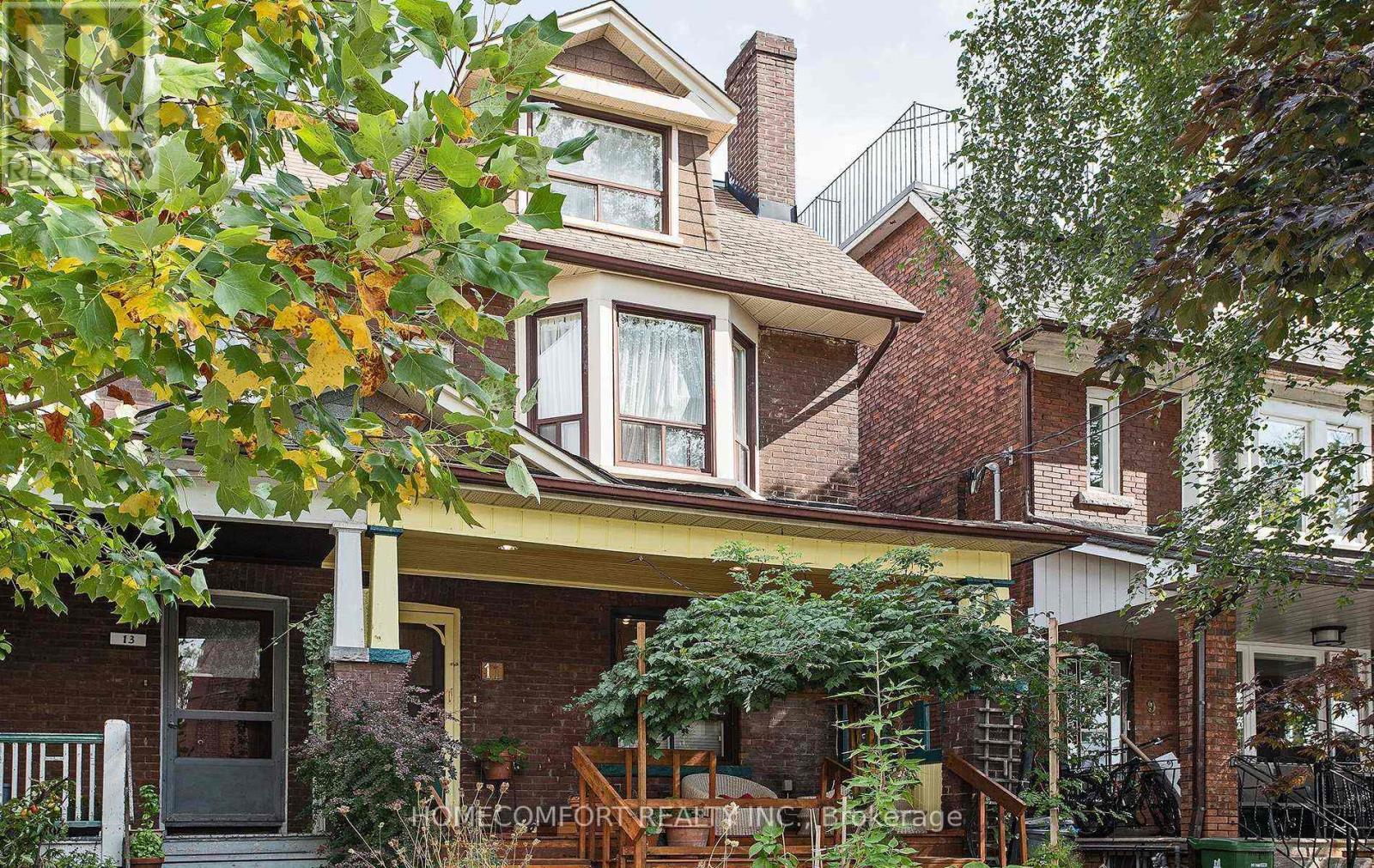 Upper - 11 Pauline Avenue, Toronto, Ontario  M6H 3M7 - Photo 3 - W12547898