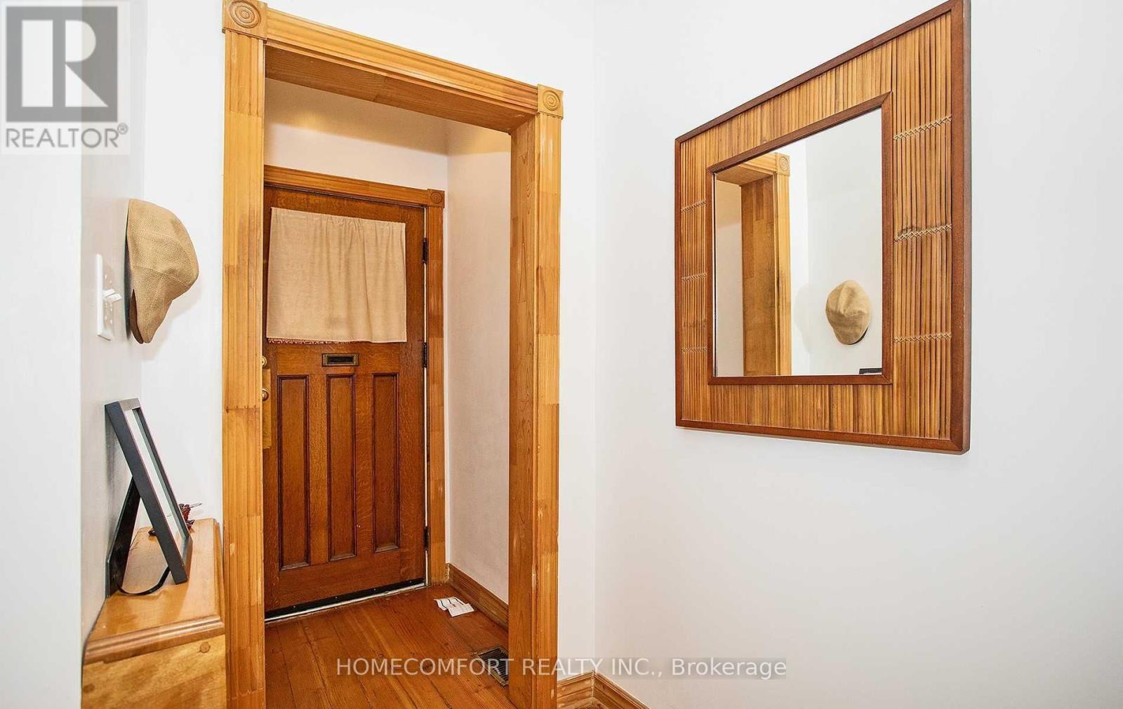 Upper - 11 Pauline Avenue, Toronto, Ontario  M6H 3M7 - Photo 4 - W12547898