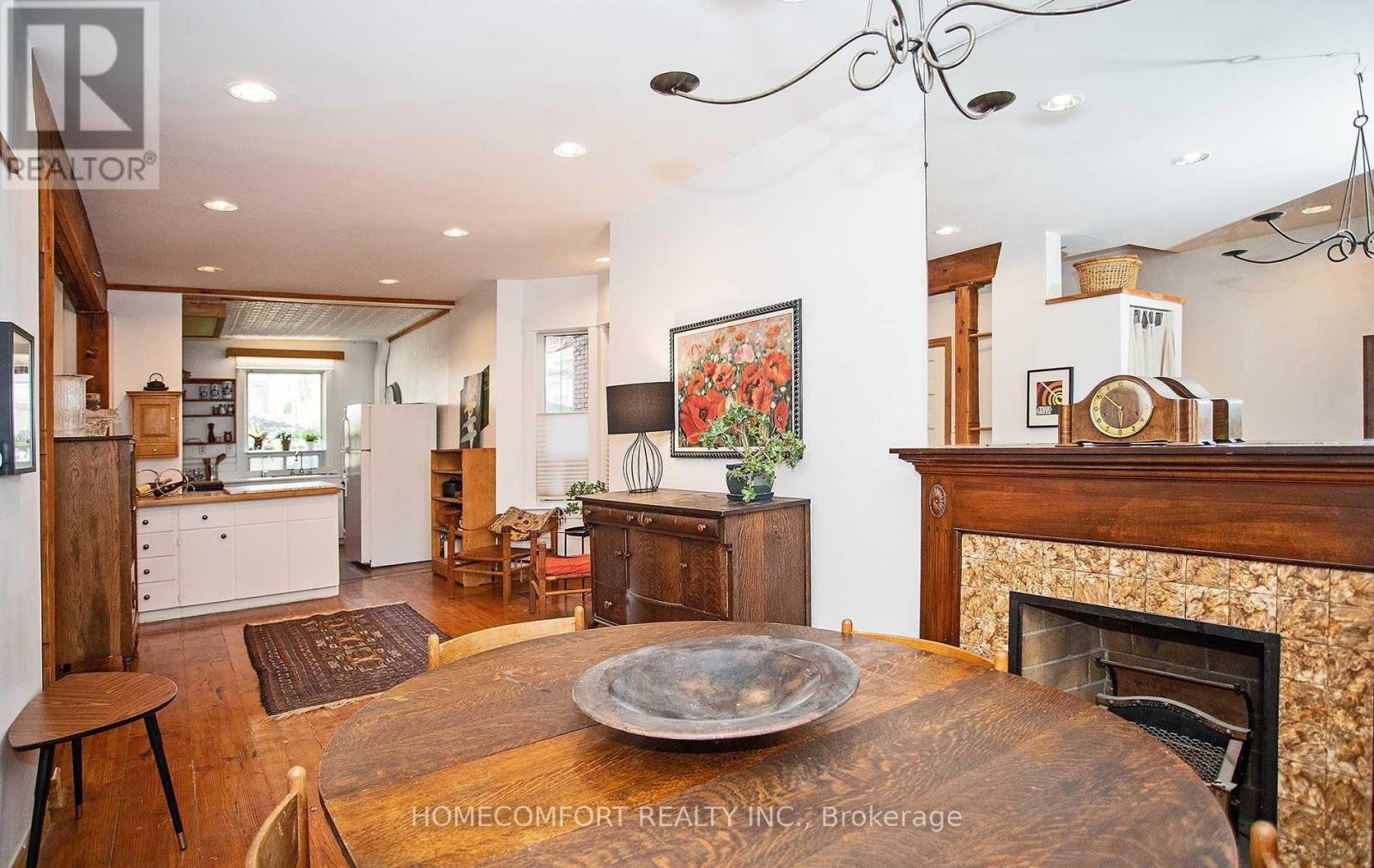 Upper - 11 Pauline Avenue, Toronto, Ontario  M6H 3M7 - Photo 6 - W12547898