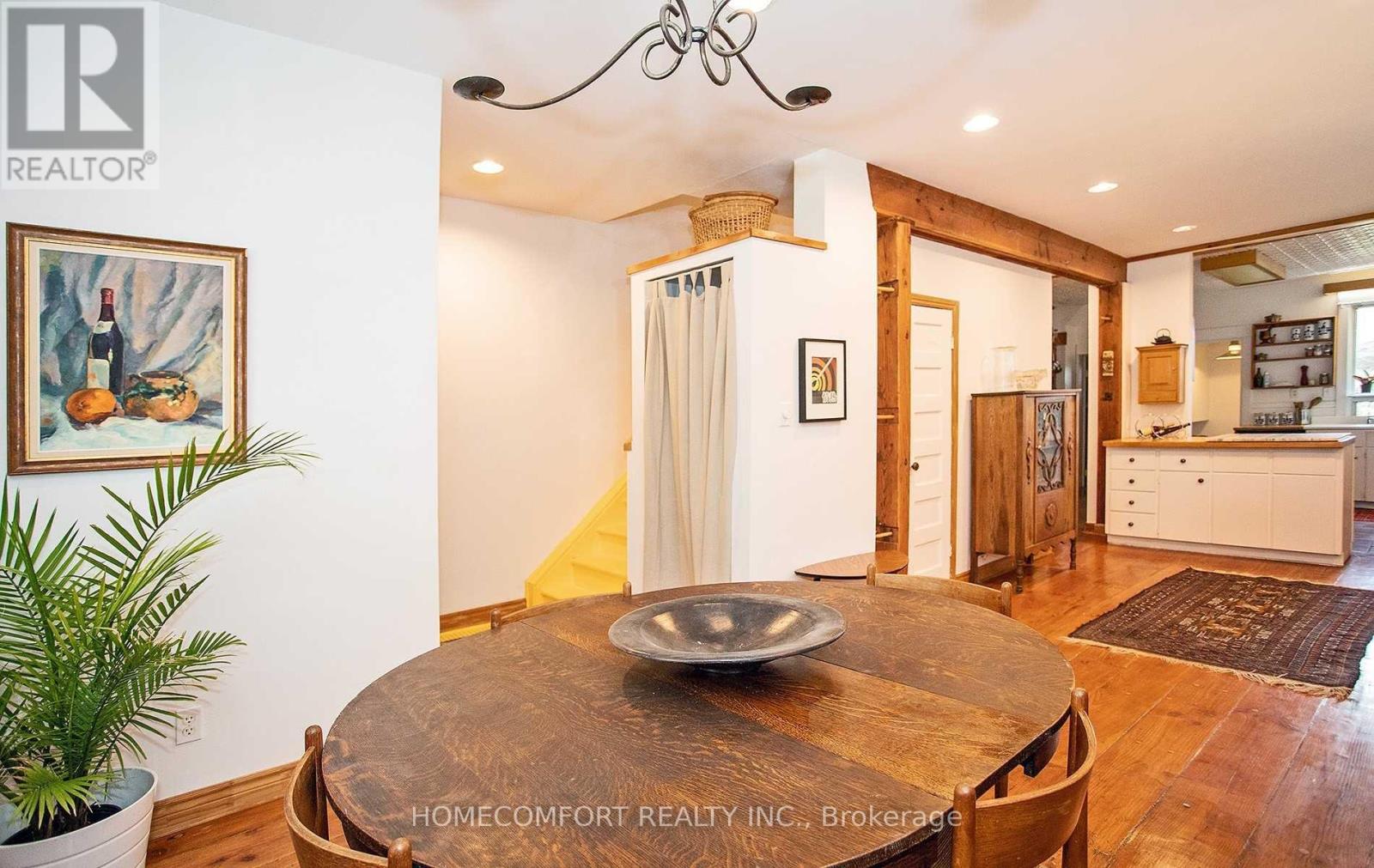 Upper - 11 Pauline Avenue, Toronto, Ontario  M6H 3M7 - Photo 7 - W12547898