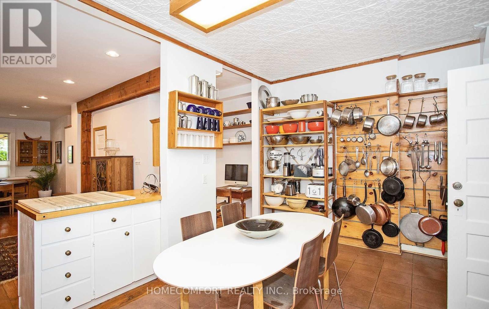 Upper - 11 Pauline Avenue, Toronto, Ontario  M6H 3M7 - Photo 9 - W12547898