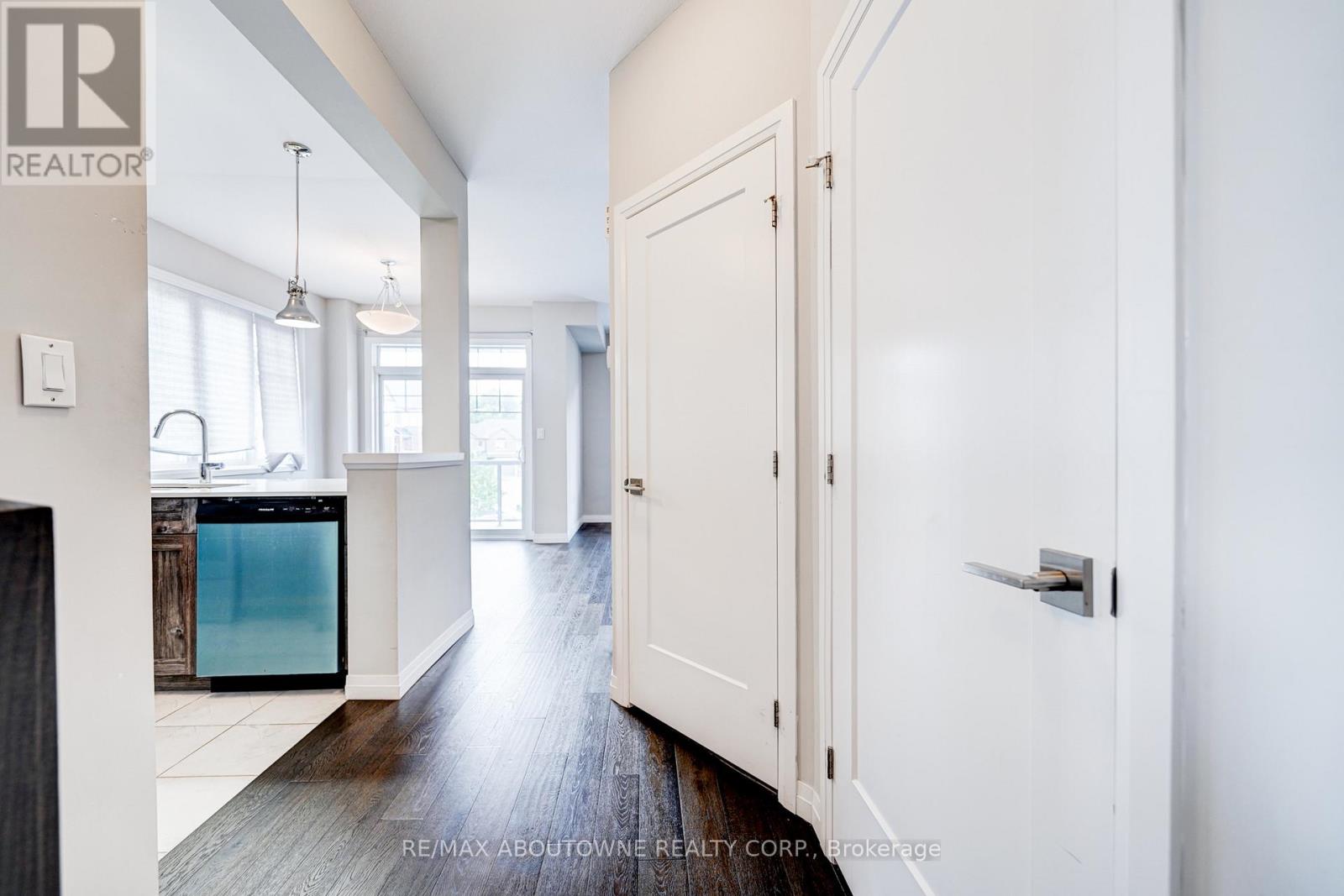 19 Ritchie Lane, Hamilton, Ontario  L9G 0H2 - Photo 11 - X12547854