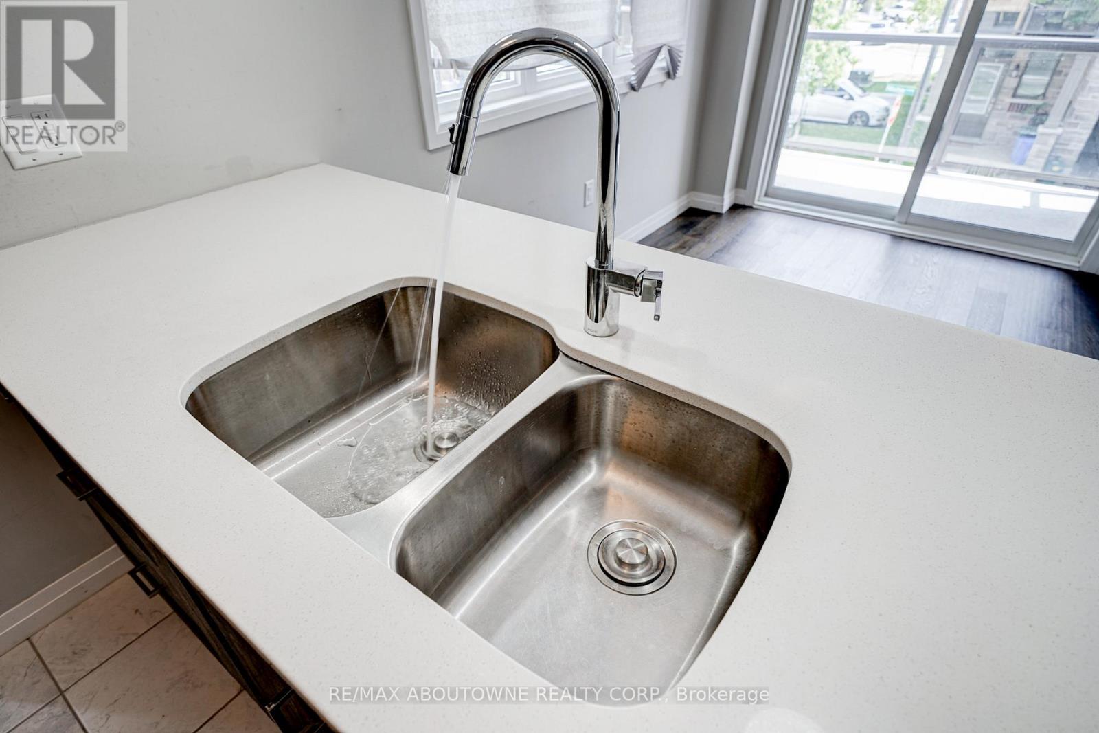 19 Ritchie Lane, Hamilton, Ontario  L9G 0H2 - Photo 33 - X12547854