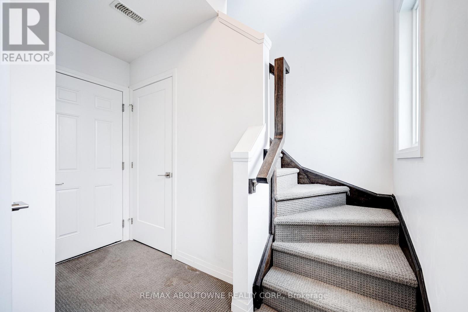 19 Ritchie Lane, Hamilton, Ontario  L9G 0H2 - Photo 9 - X12547854