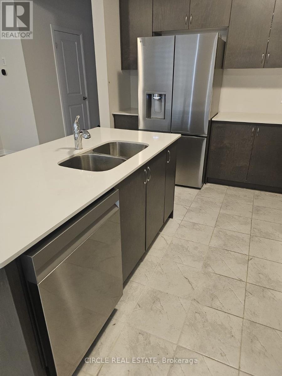 37 - 400 Newman Drive, Cambridge, Ontario  N1S 0E8 - Photo 4 - X12547872