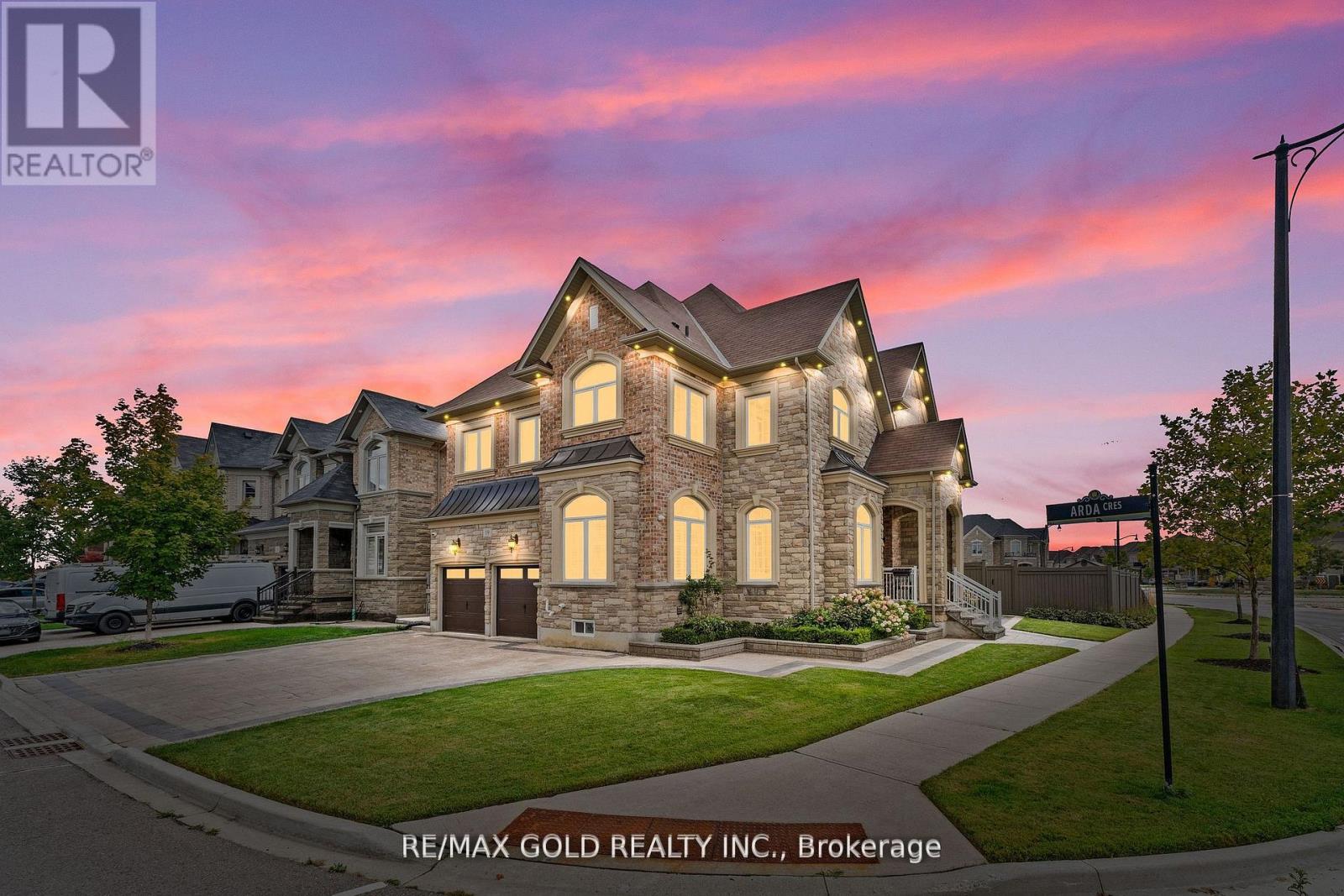 19 MARTIN BYRNE DRIVE, Brampton, Ontario