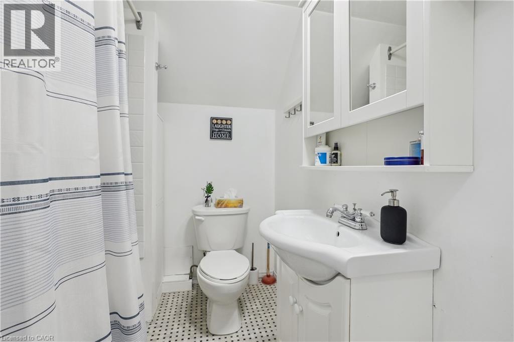 239 East 22nd Street, Hamilton, Ontario  L8V 2V8 - Photo 34 - 40771223