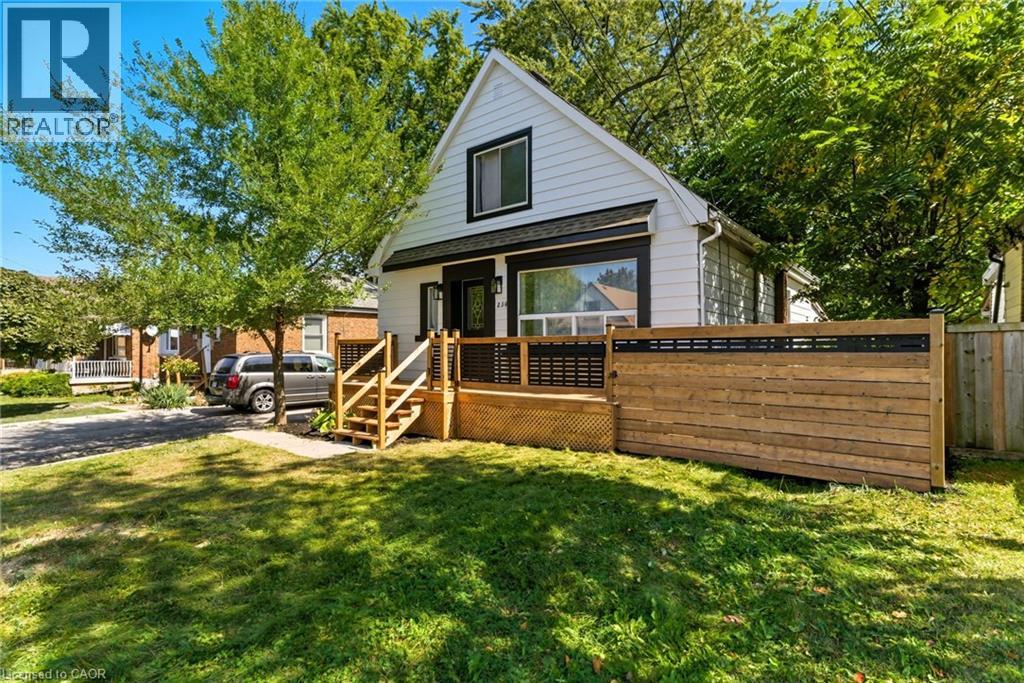 239 East 22nd Street, Hamilton, Ontario  L8V 2V8 - Photo 2 - 40771223