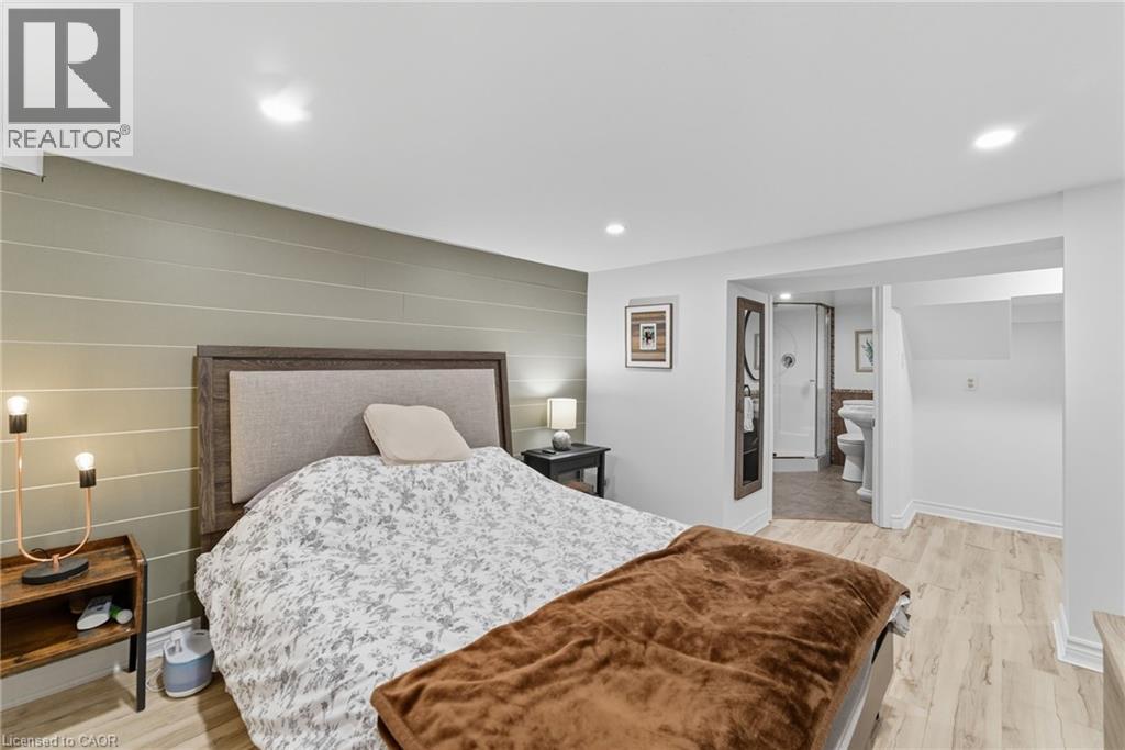 239 East 22nd Street, Hamilton, Ontario  L8V 2V8 - Photo 16 - 40771223