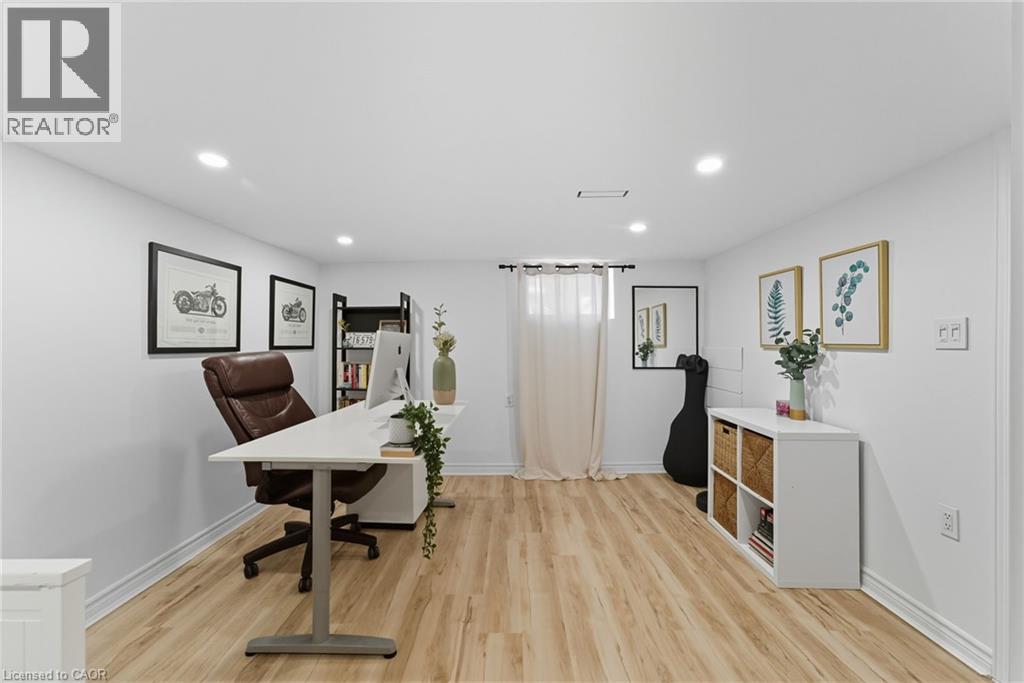 239 East 22nd Street, Hamilton, Ontario  L8V 2V8 - Photo 21 - 40771223