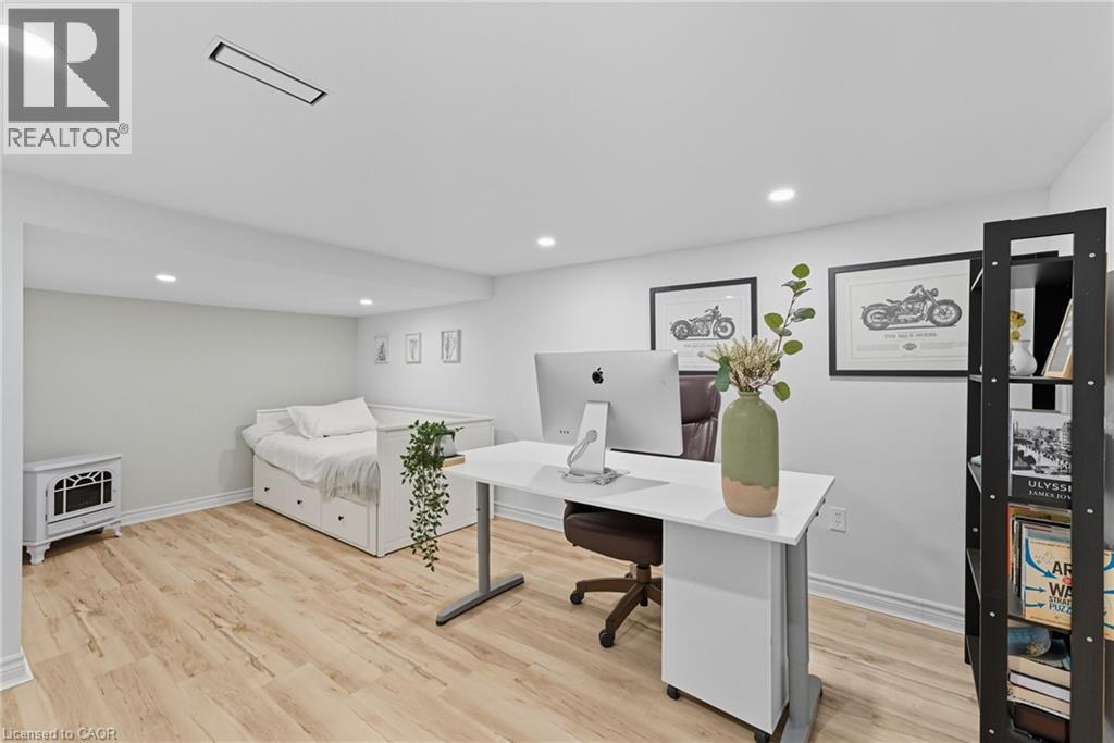 239 East 22nd Street, Hamilton, Ontario  L8V 2V8 - Photo 19 - 40771223