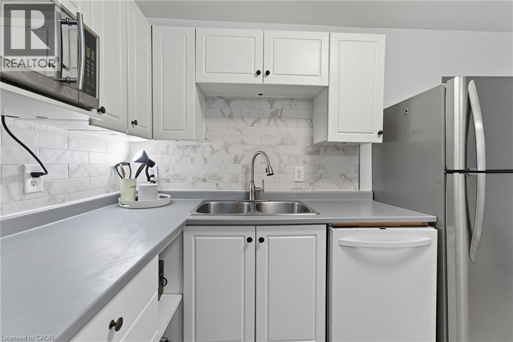 239 East 22nd Street, Hamilton, Ontario  L8V 2V8 - Photo 7 - 40771223