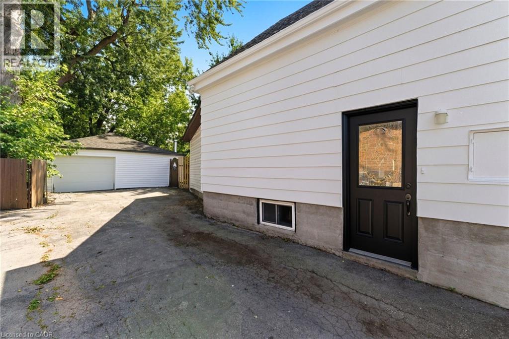 239 East 22nd Street, Hamilton, Ontario  L8V 2V8 - Photo 36 - 40771223