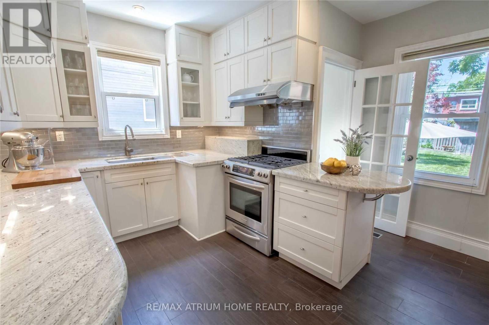 320 Hillsdale Avenue E, Toronto, Ontario  M4S 1T8 - Photo 4 - C12547928