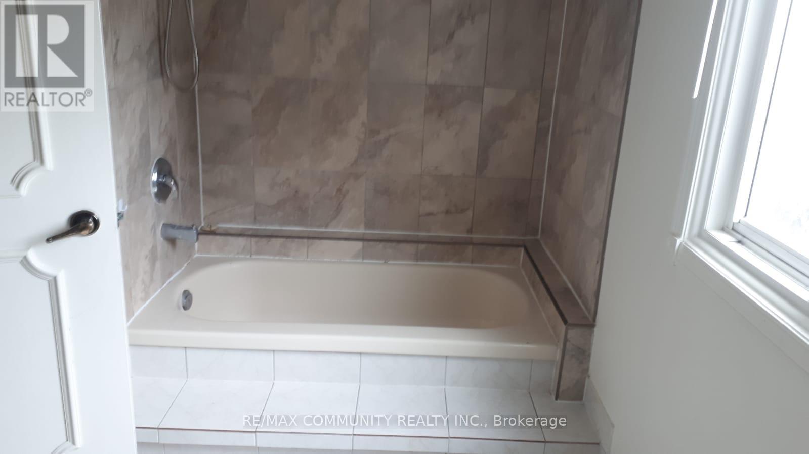 172 Bellamy Road, Toronto, Ontario  M1J 2L5 - Photo 5 - E12547916