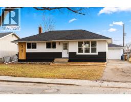 35 Laird CRESCENT Regent Park