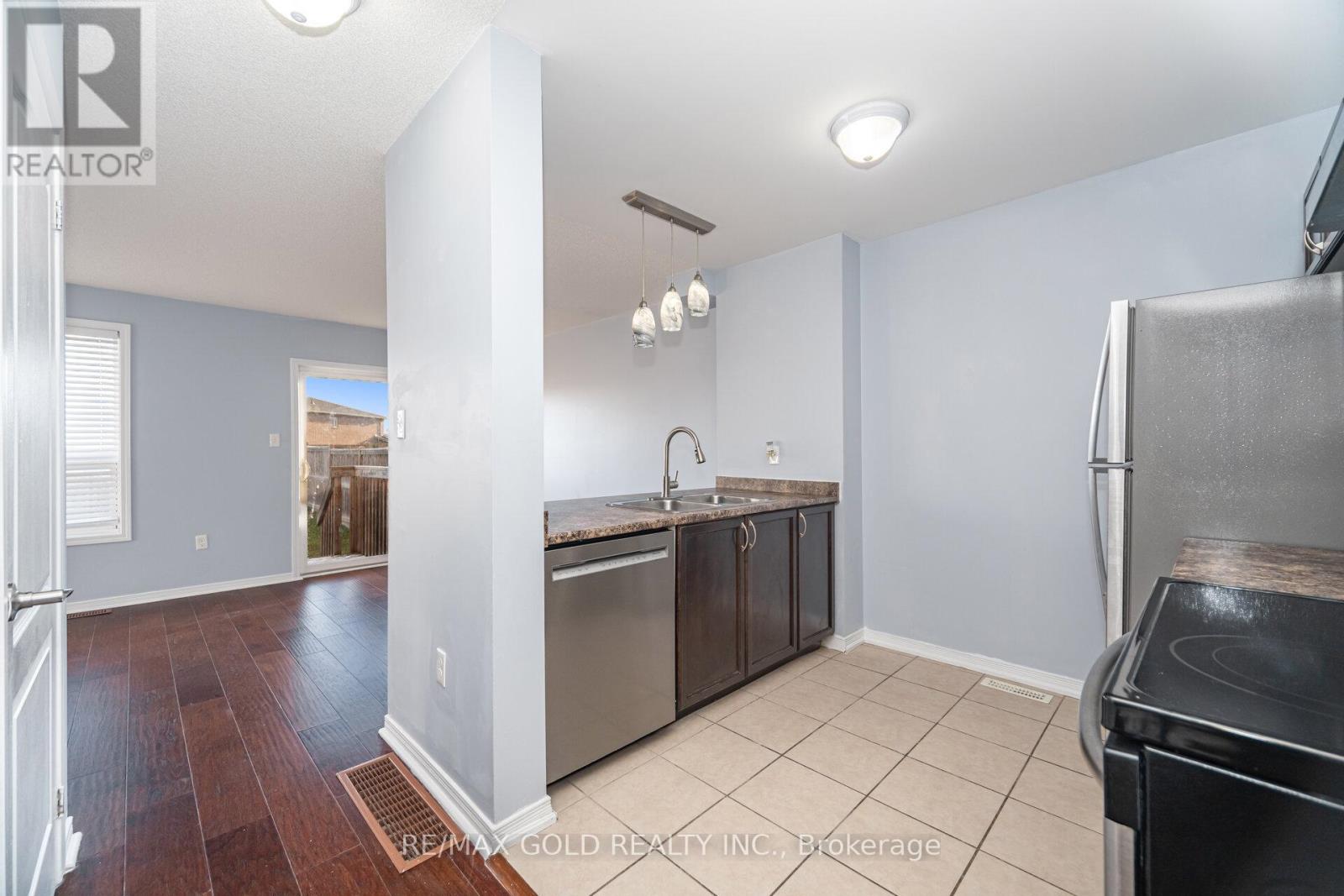 1377 Benson Street, Innisfil, Ontario  L9S 0C7 - Photo 12 - N12546682