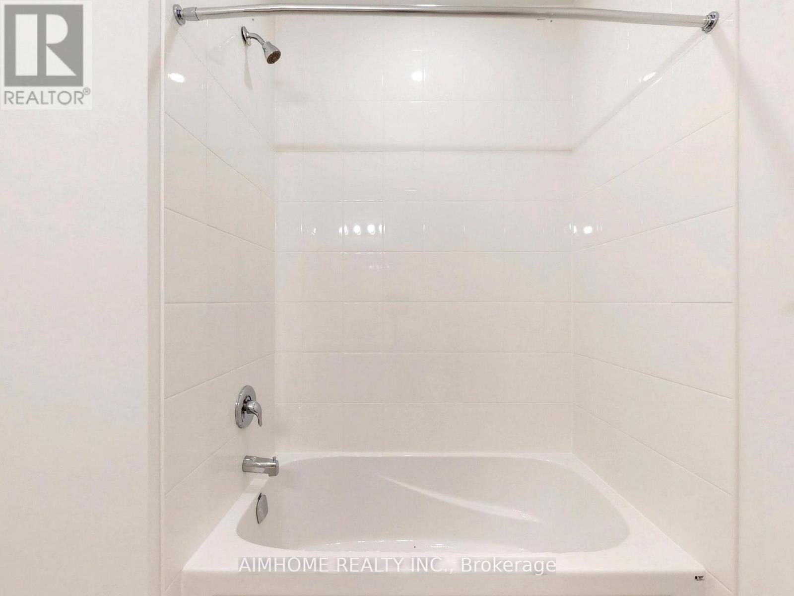 34 Kamper Avenue, Richmond Hill, Ontario L4E 1A2 - Photo 24 - N12547922