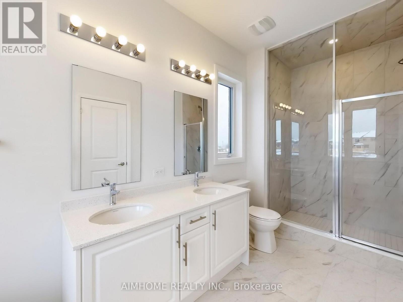 34 Kamper Avenue, Richmond Hill, Ontario  L4E 1A2 - Photo 10 - N12547926