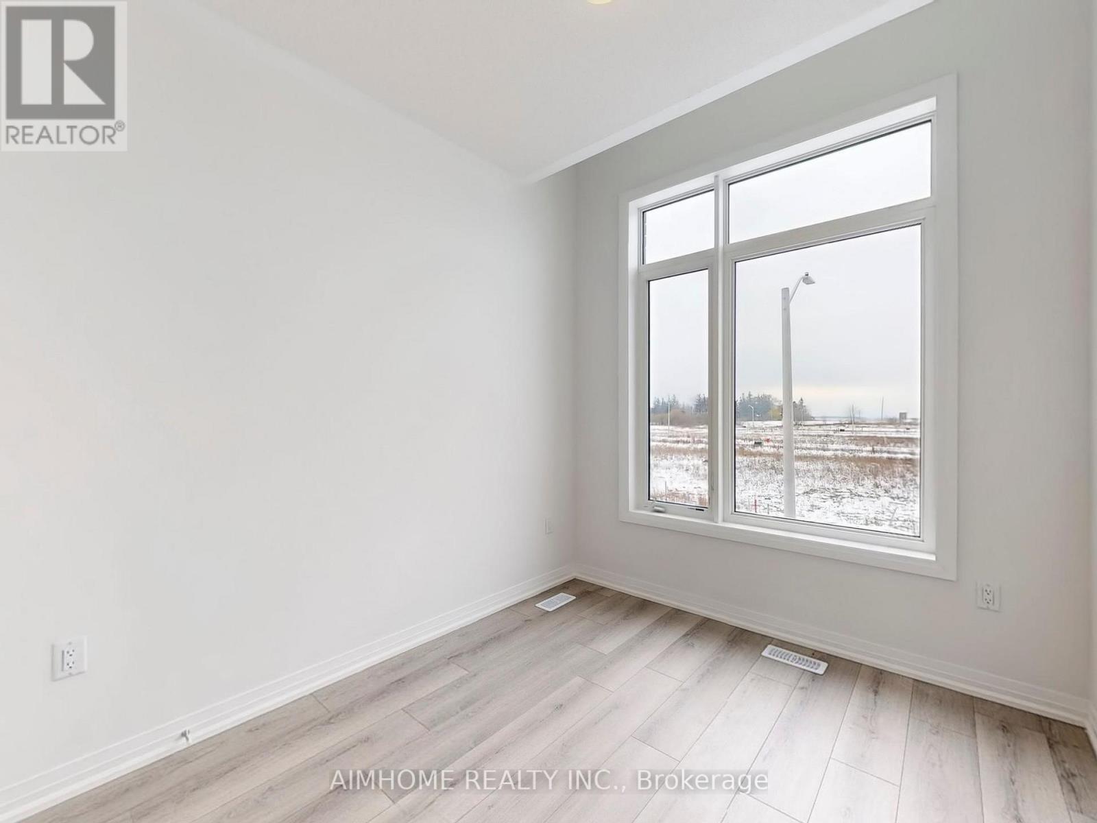 34 Kamper Avenue, Richmond Hill, Ontario  L4E 1A2 - Photo 12 - N12547926