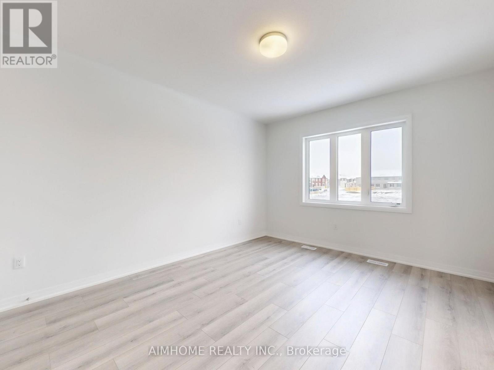 34 Kamper Avenue, Richmond Hill, Ontario  L4E 1A2 - Photo 6 - N12547926