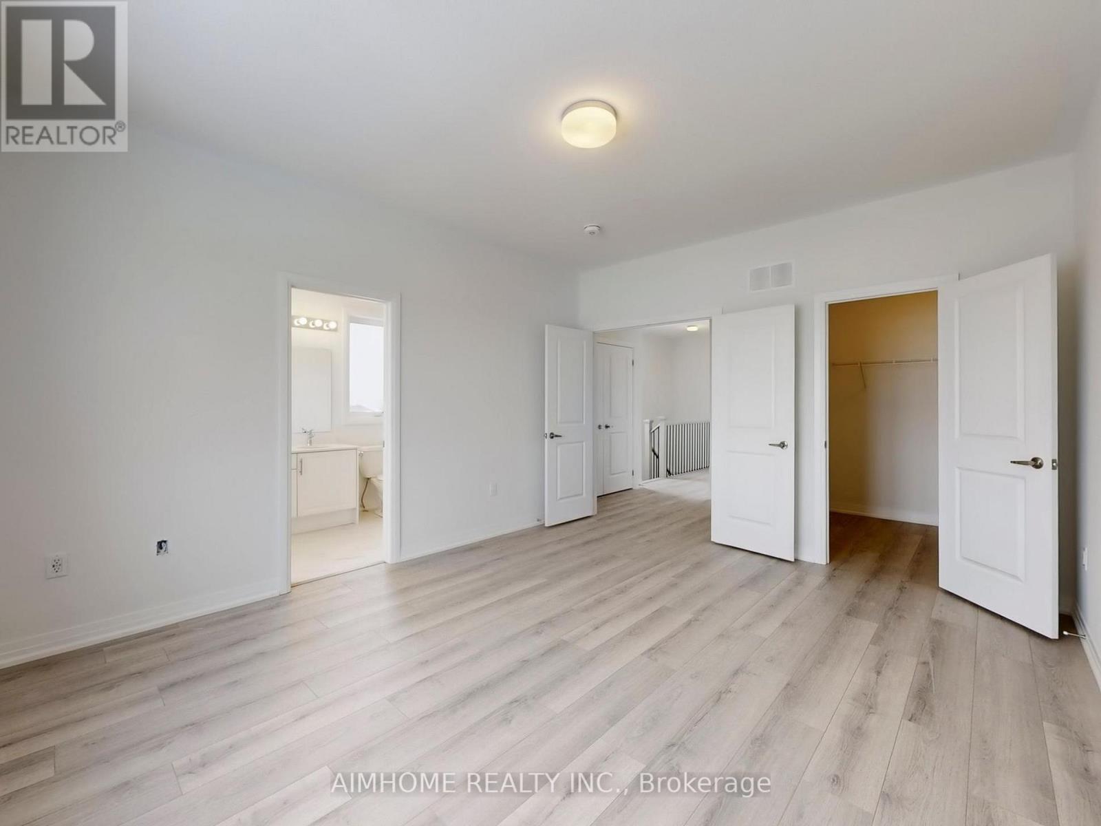 34 Kamper Avenue, Richmond Hill, Ontario  L4E 1A2 - Photo 8 - N12547926