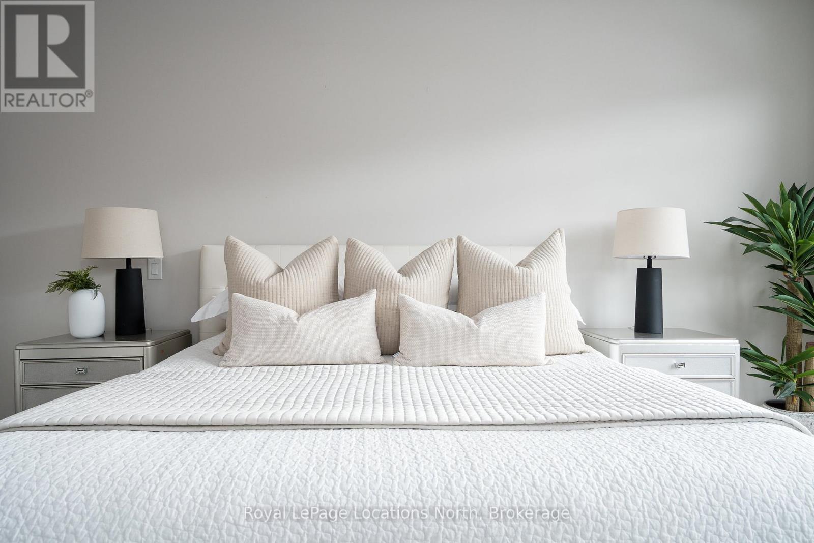 120 Tekiah Road, Blue Mountains, Ontario N0H 1J0 - Photo 15 - X12541342