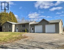 563 Montee Principale, Azilda, Ontario
