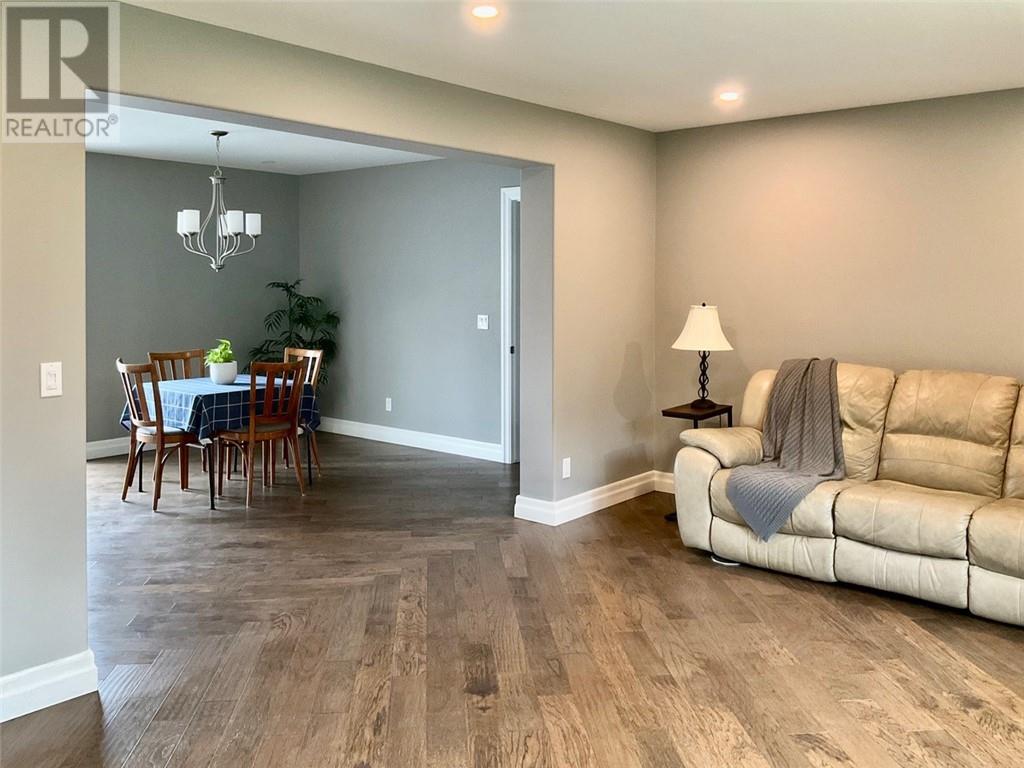 563 Montee Principale, Azilda, Ontario P0M 1B0 - Photo 5 - 2125640