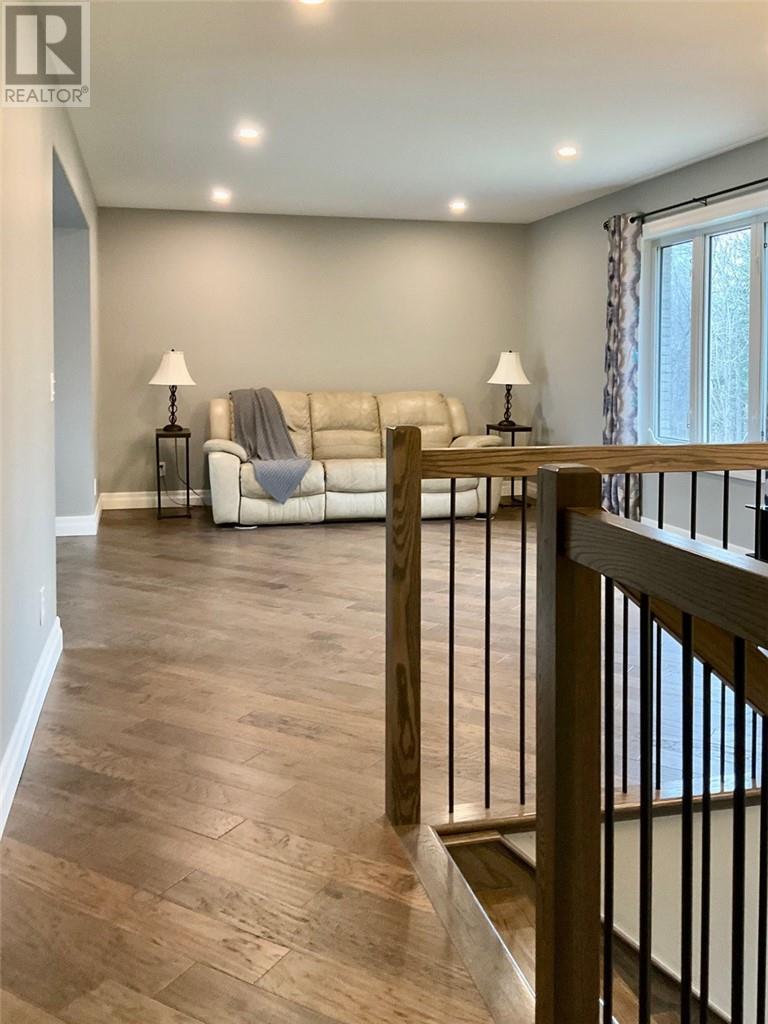 563 Montee Principale, Azilda, Ontario P0M 1B0 - Photo 4 - 2125640