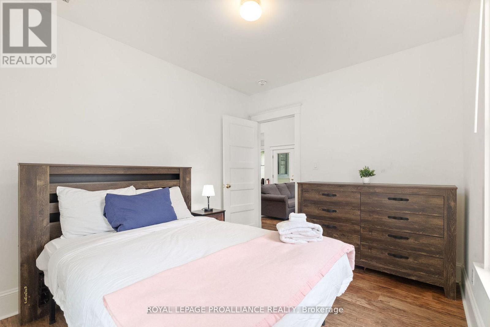 9 Hollow Lane, Prince Edward County, Ontario  K0K 1P0 - Photo 10 - X12547942