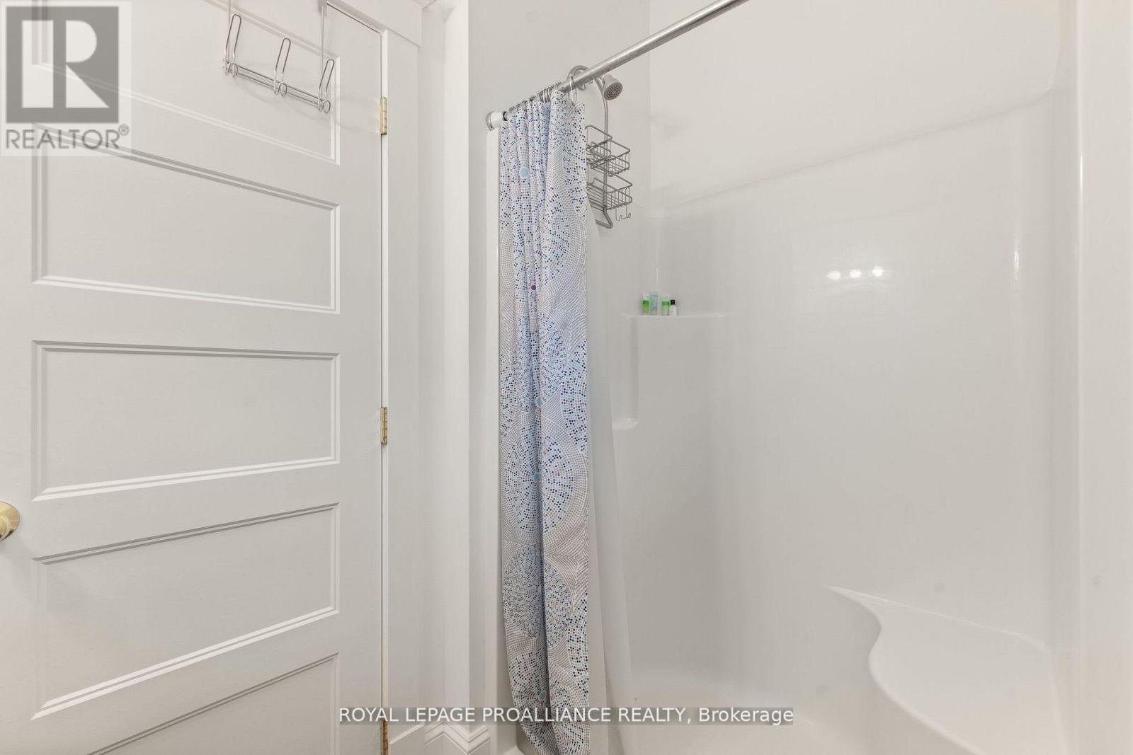 9 Hollow Lane, Prince Edward County, Ontario  K0K 1P0 - Photo 11 - X12547942